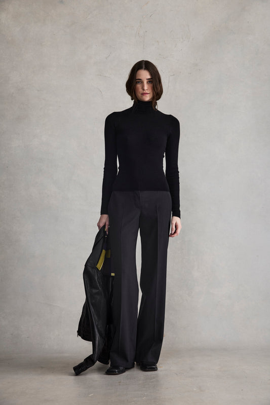Cecilia Fitted Turtleneck